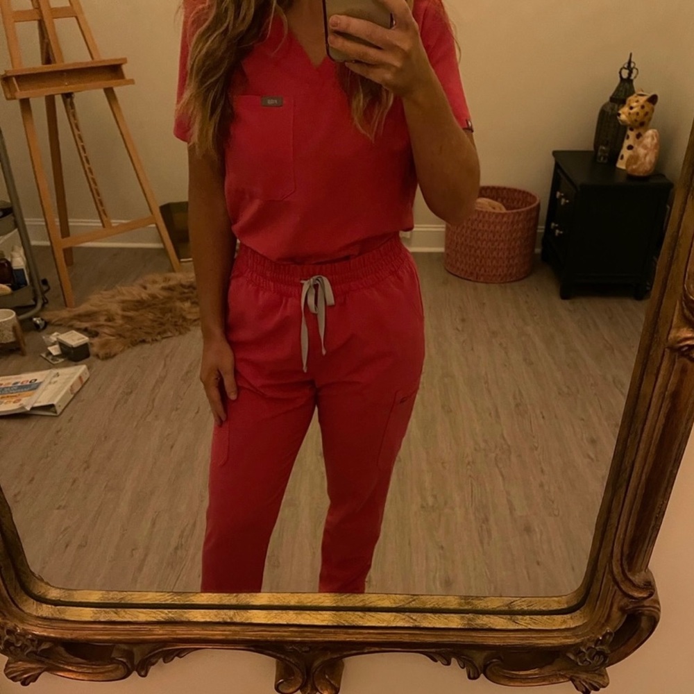 Pink figs scrubs